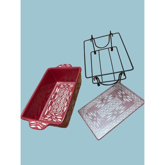 Temptations by Tara Red Carved Old World Poinsettia 3 Piece 1.5 Quart Baking Dis - Picture 3 of 5